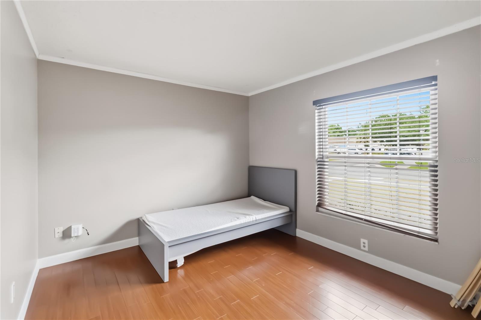 RAINTREE PLACE PH 01 - Residential Lease