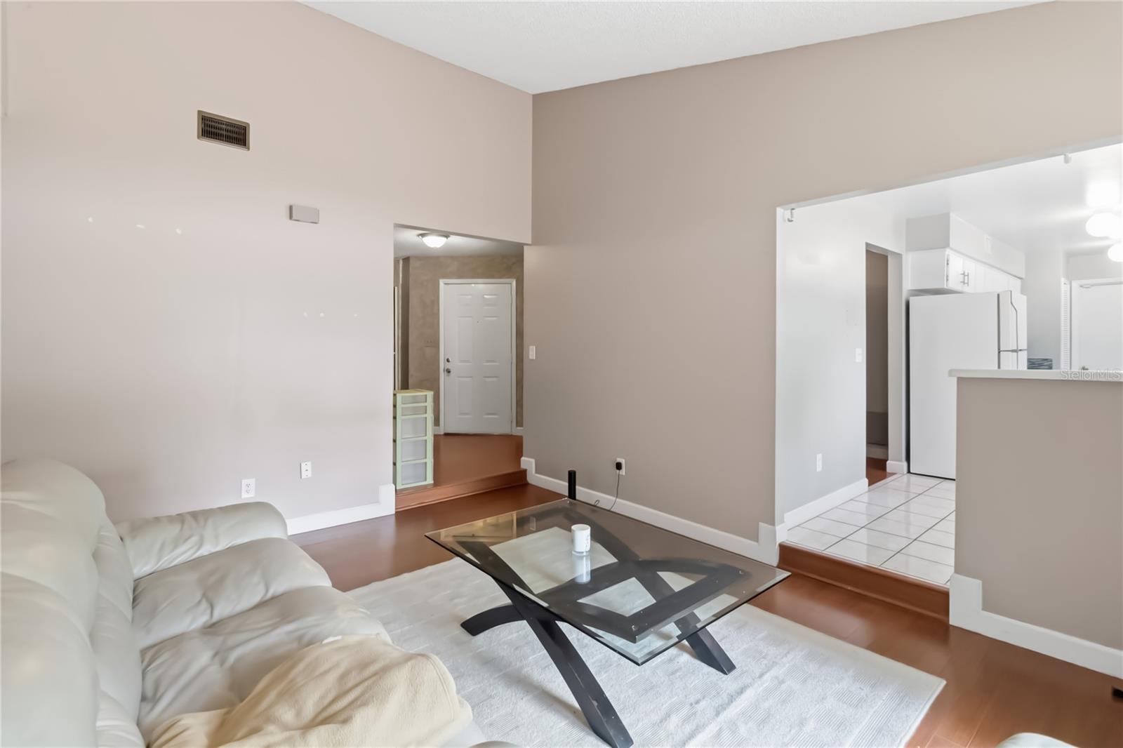 RAINTREE PLACE PH 01 - Residential Lease