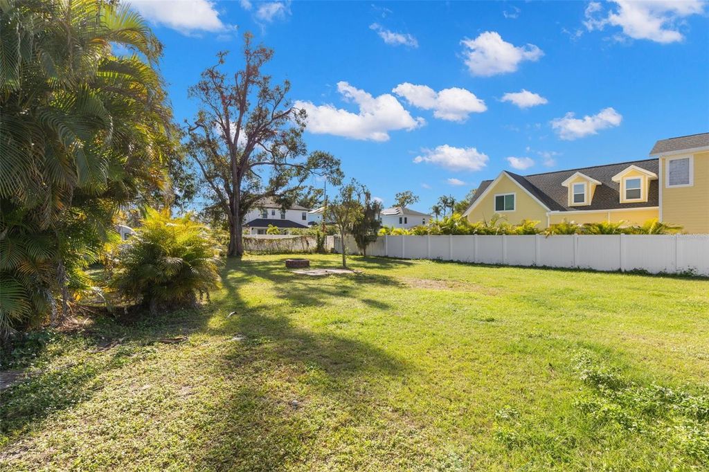 Photo of 1112 W Peninsular Street, Tampa, FL 33603 (MLS # TB8462933)