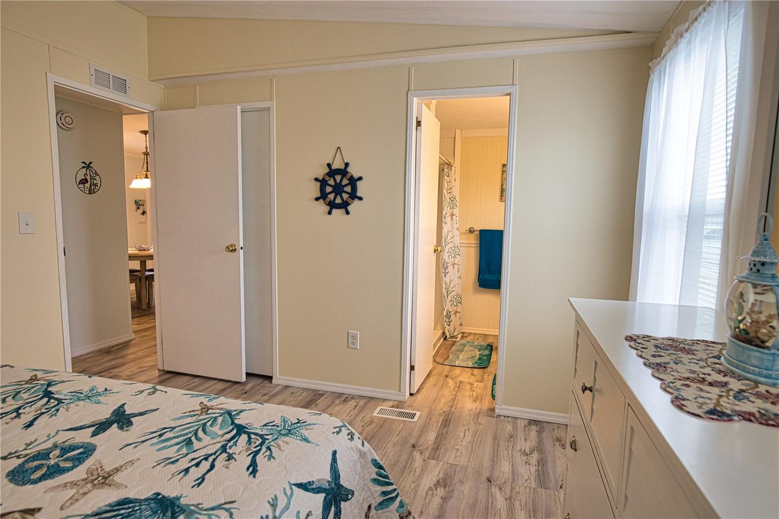 LA CASA MHP CO-OP - Residential