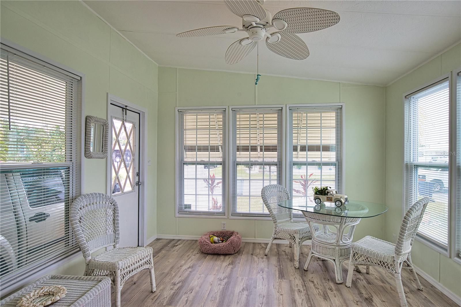 LA CASA MHP CO-OP - Residential