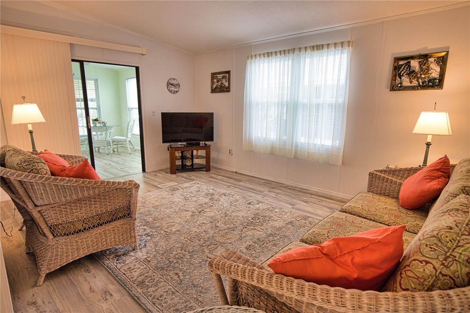 LA CASA MHP CO-OP - Residential