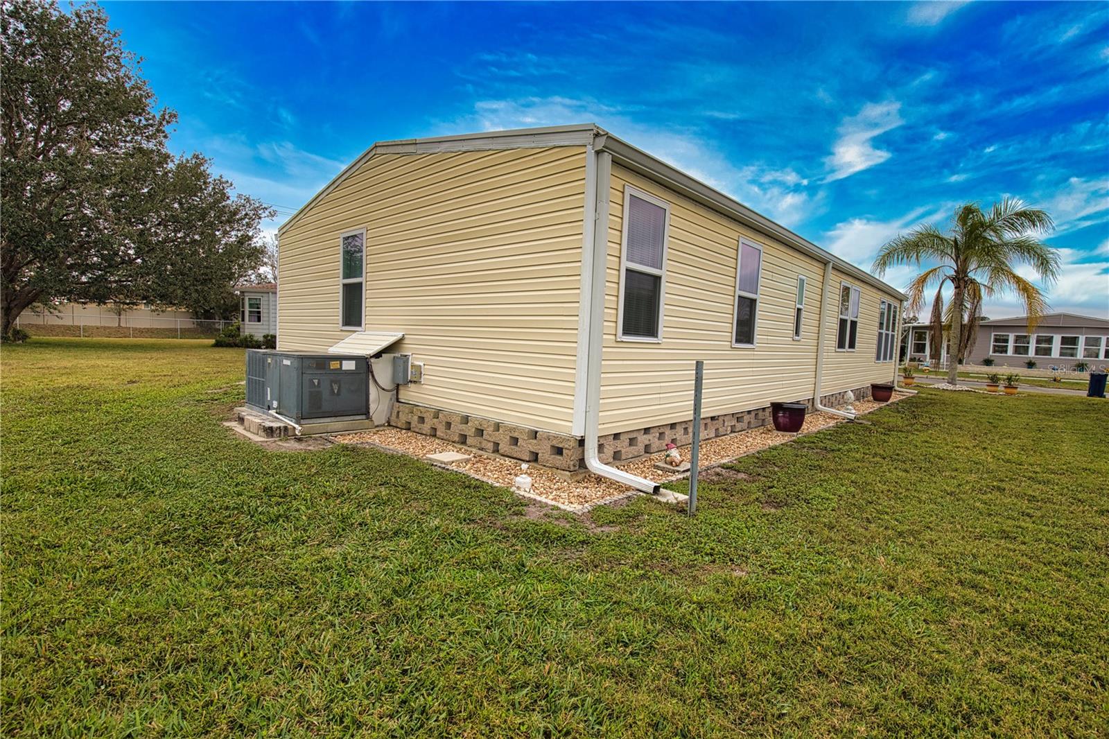 LA CASA MHP CO-OP - Residential