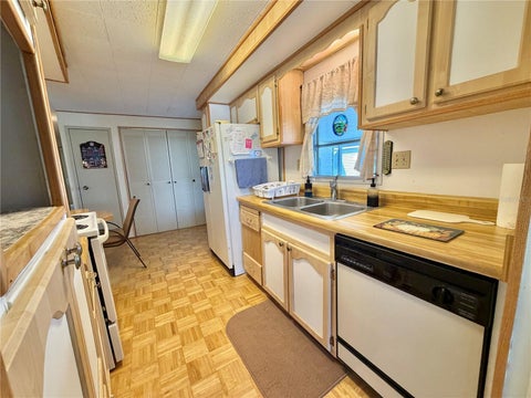 Tiny photo for 113 Pyracantha Lane, Leesburg, FL 34748 (MLS # G5118499)
