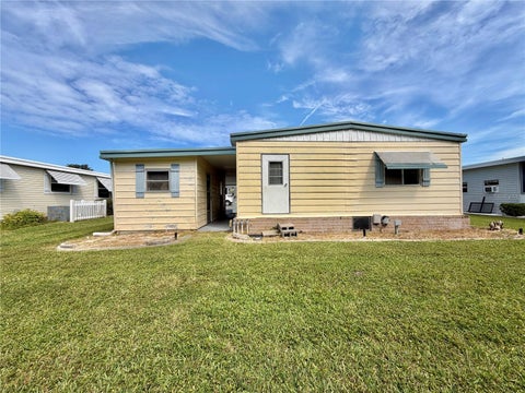 Tiny photo for 113 Pyracantha Lane, Leesburg, FL 34748 (MLS # G5118499)