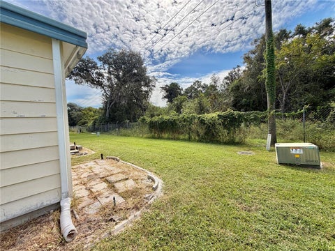 Tiny photo for 113 Pyracantha Lane, Leesburg, FL 34748 (MLS # G5118499)