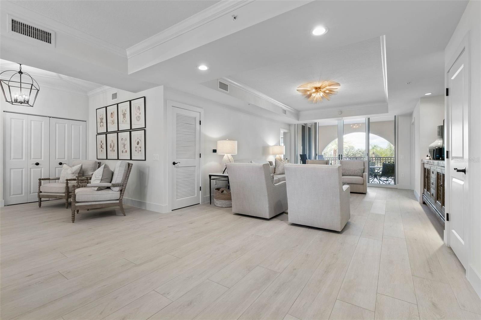 102 YACHT HARBOR DRIVE 270