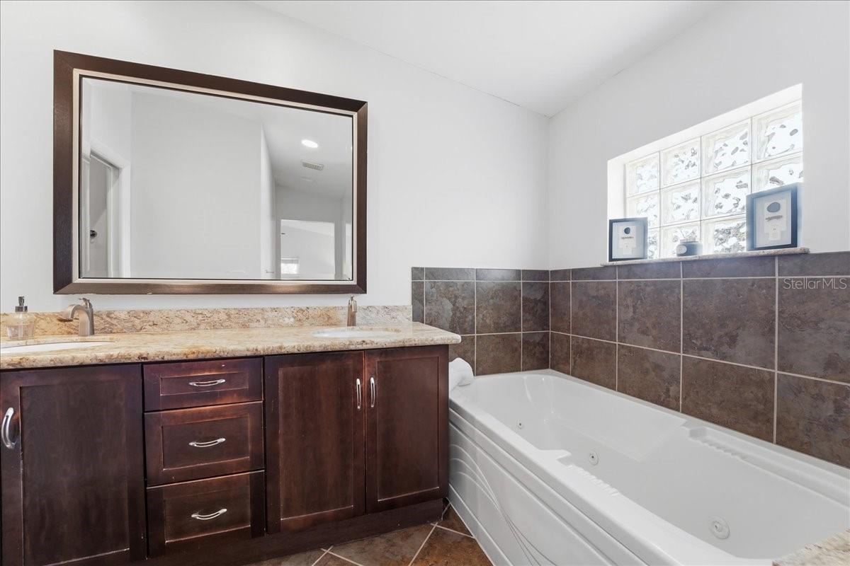 NATOMA PARK - Residential