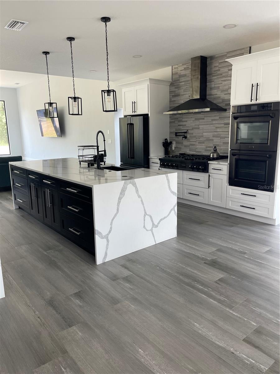 2518 SUNSET LANE