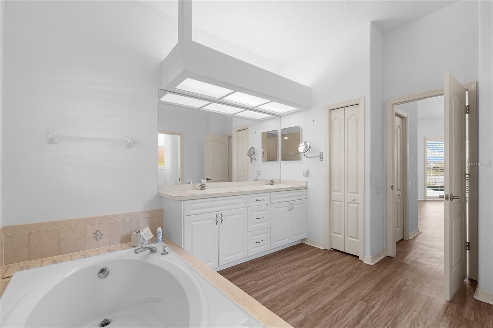 RIVER WOODS PH II - Residential