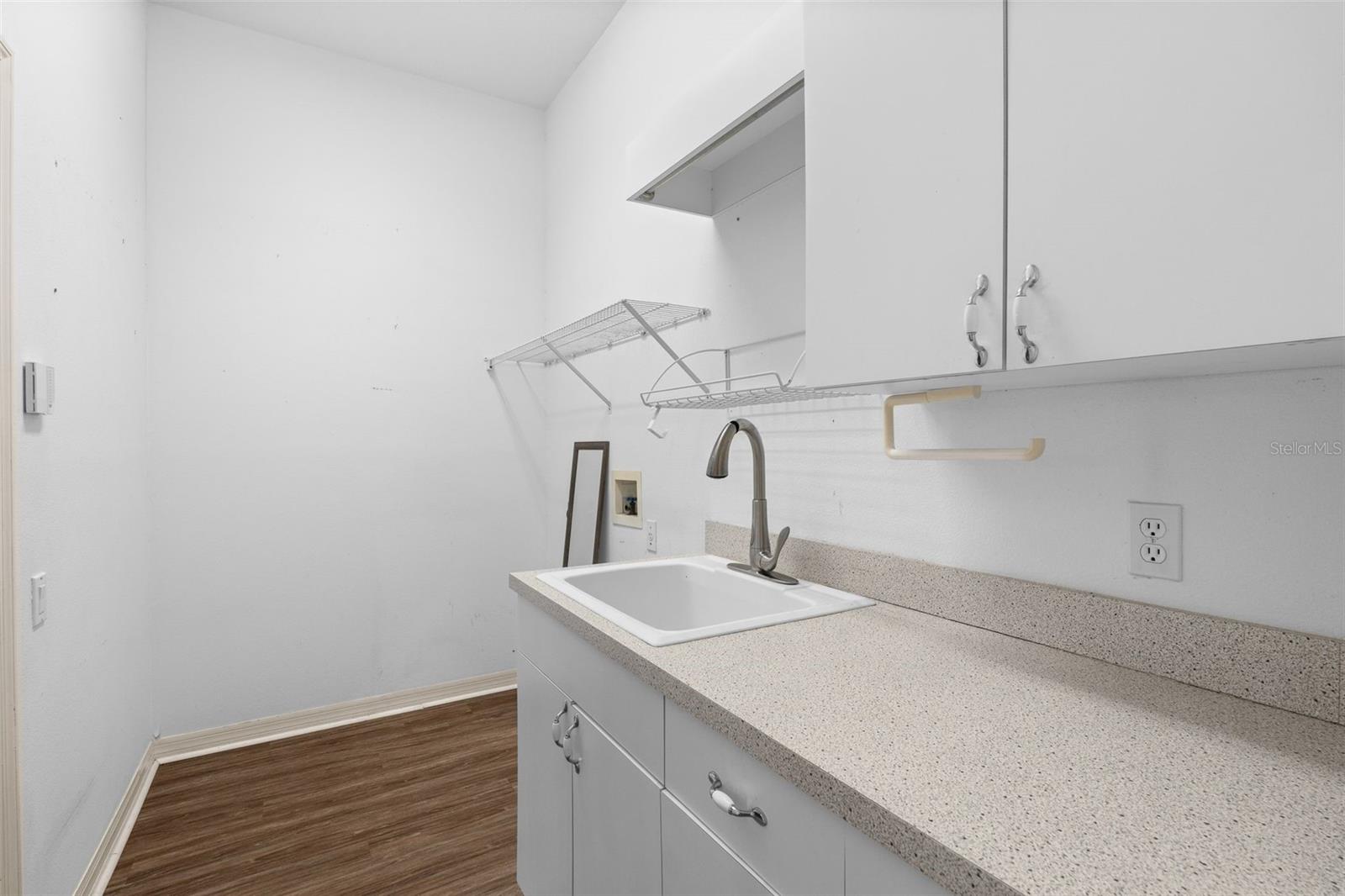 RIVER WOODS PH II - Residential