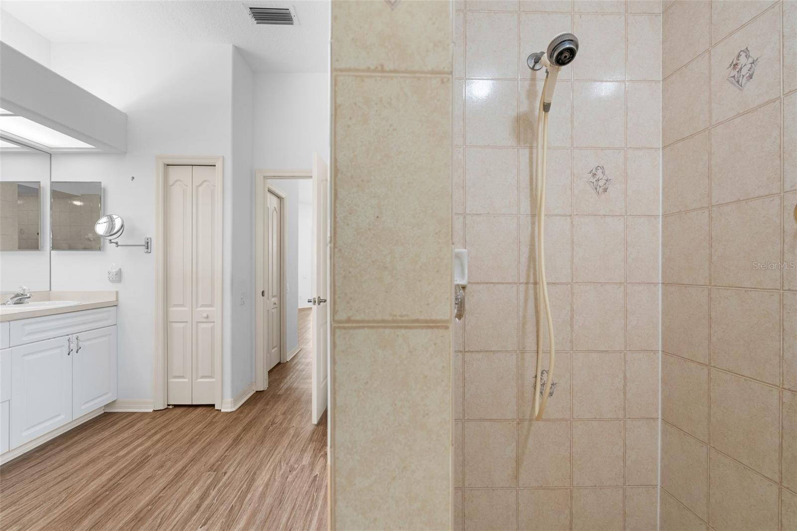 RIVER WOODS PH II - Residential