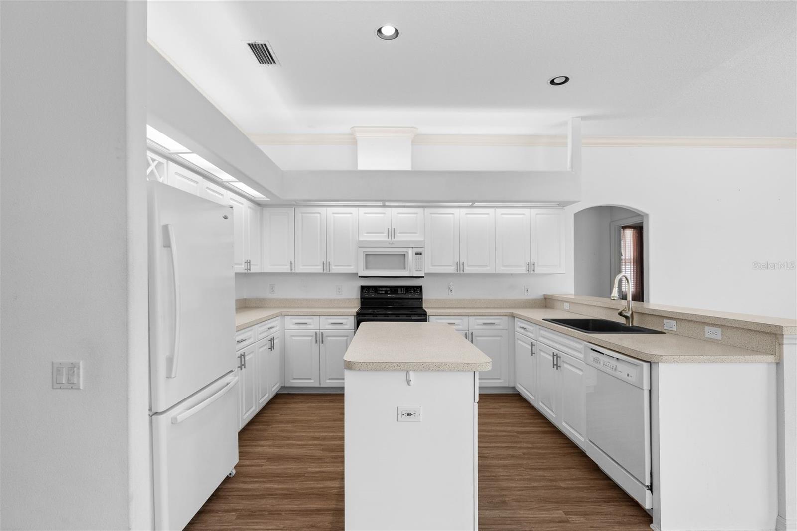 RIVER WOODS PH II - Residential