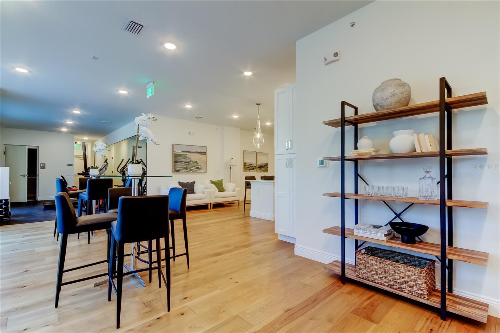 CASTILLE URBANA CONDOMINIUM - Residential