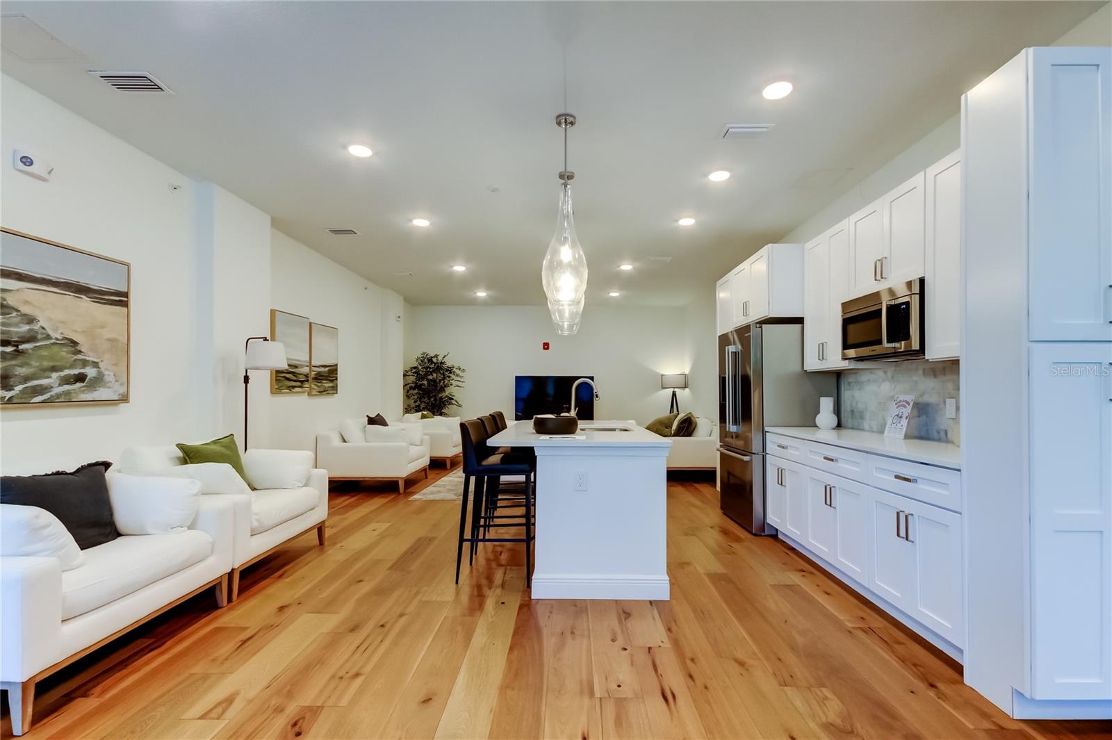 CASTILLE URBANA CONDOMINIUM - Residential