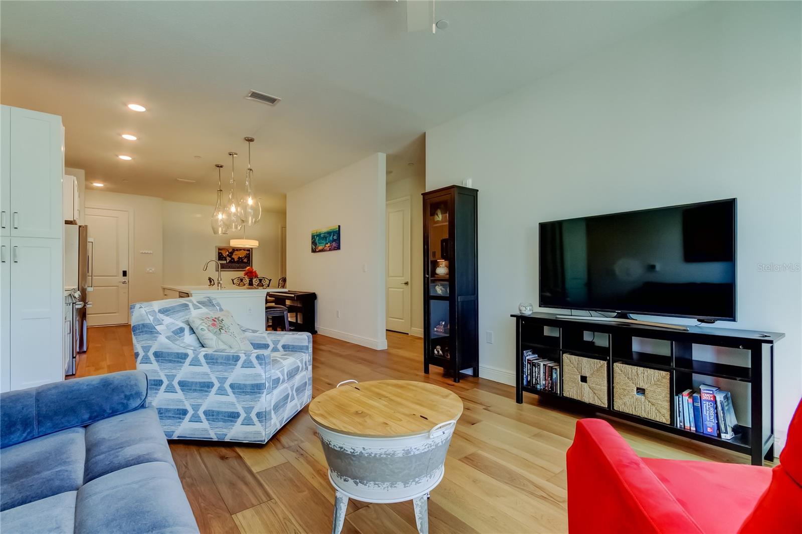 CASTILLE URBANA CONDOMINIUM - Residential