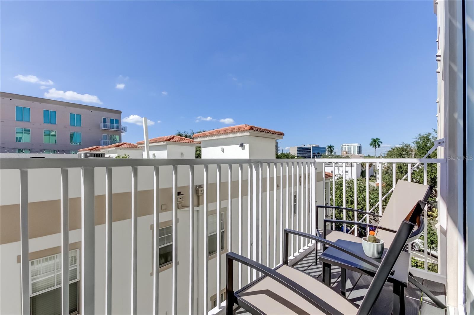 CASTILLE URBANA CONDOMINIUM - Residential