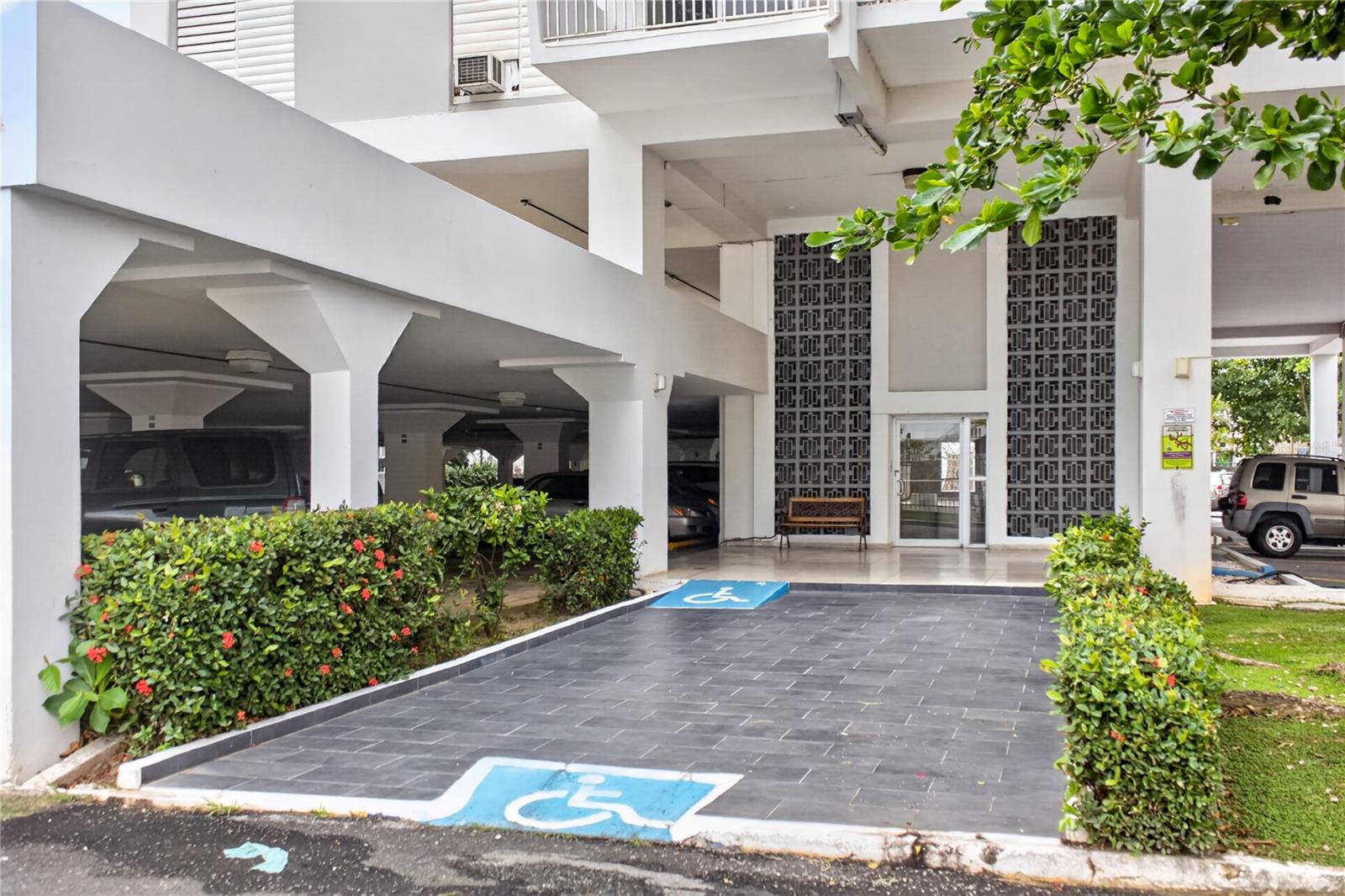 CONDOMINIO TORRELINDA - Residential