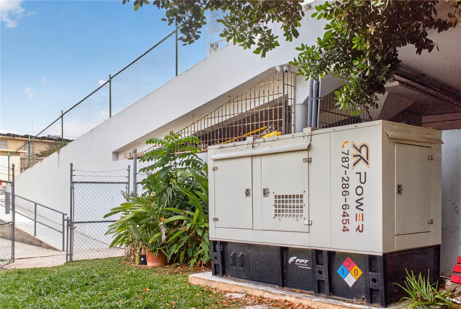 CONDOMINIO TORRELINDA - Residential