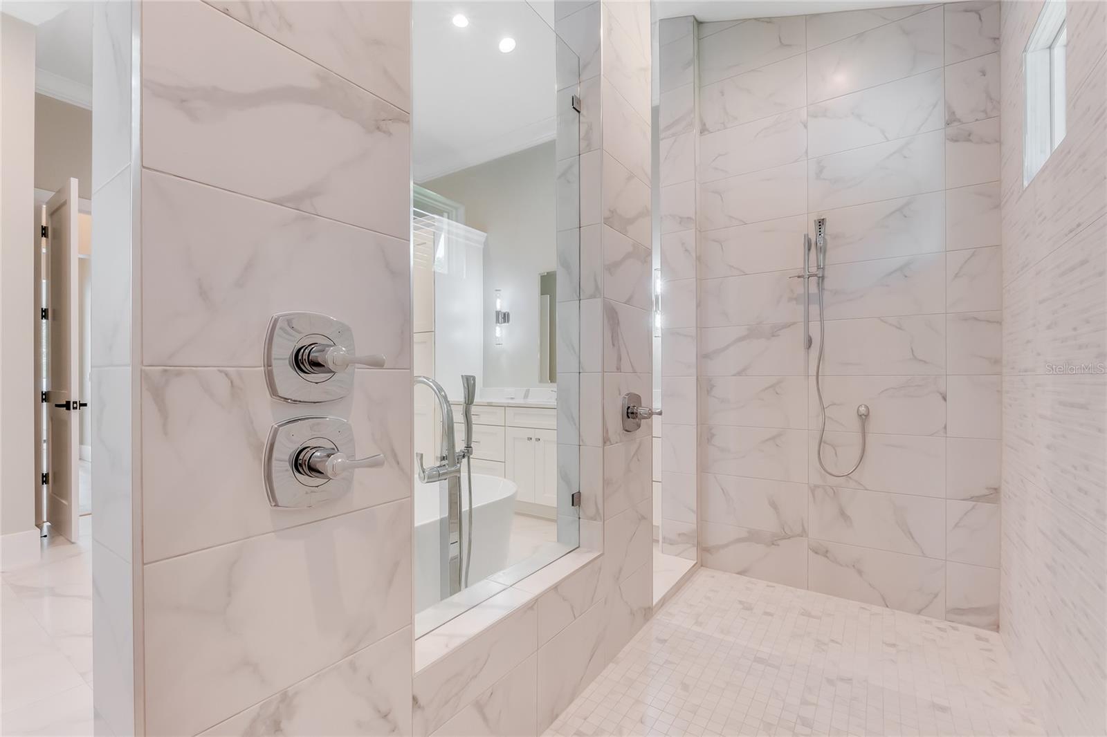 BELLA VITA ESTATES - Residential