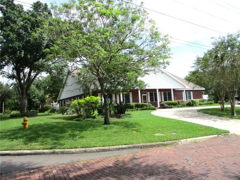 A home in LAKELAND