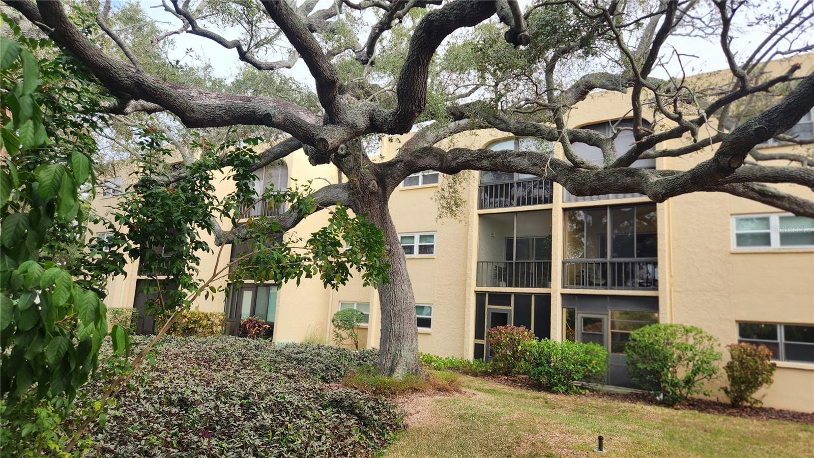 WATERS EDGE 3 CONDO - Residential Lease