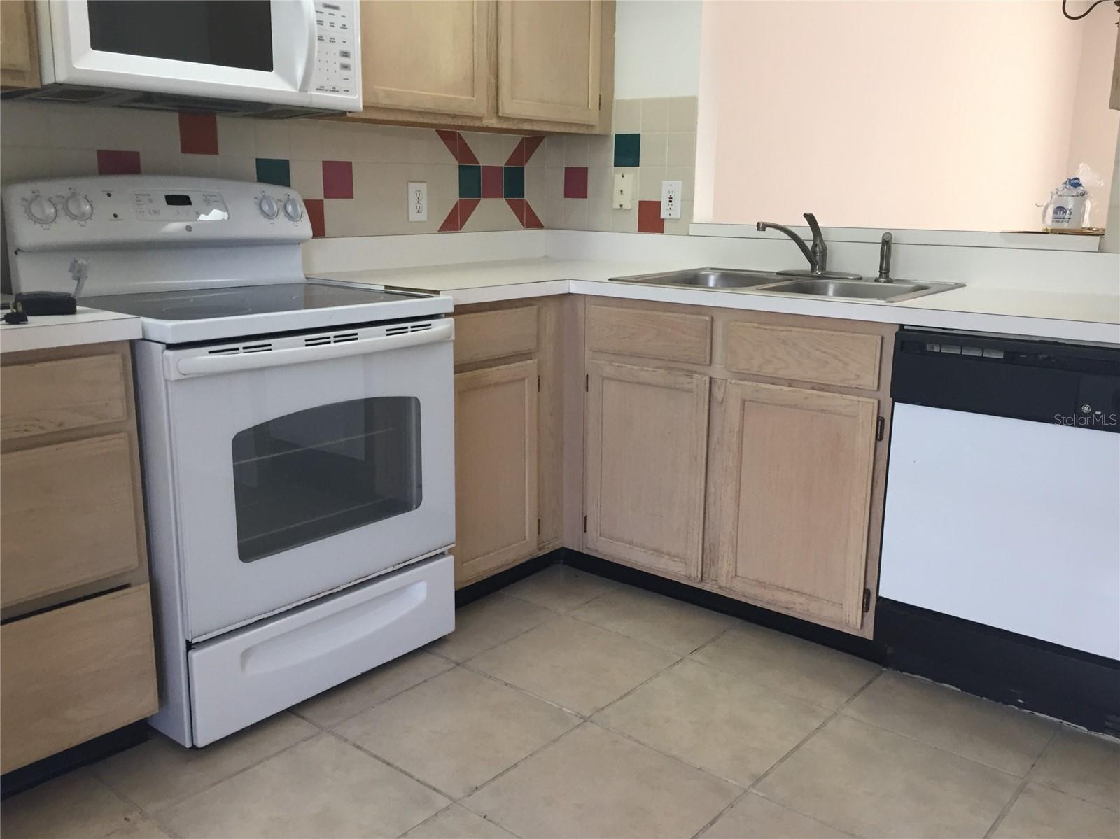 LAKEWOOD AT MEADOW WOODS PH 01 - Residential Lease