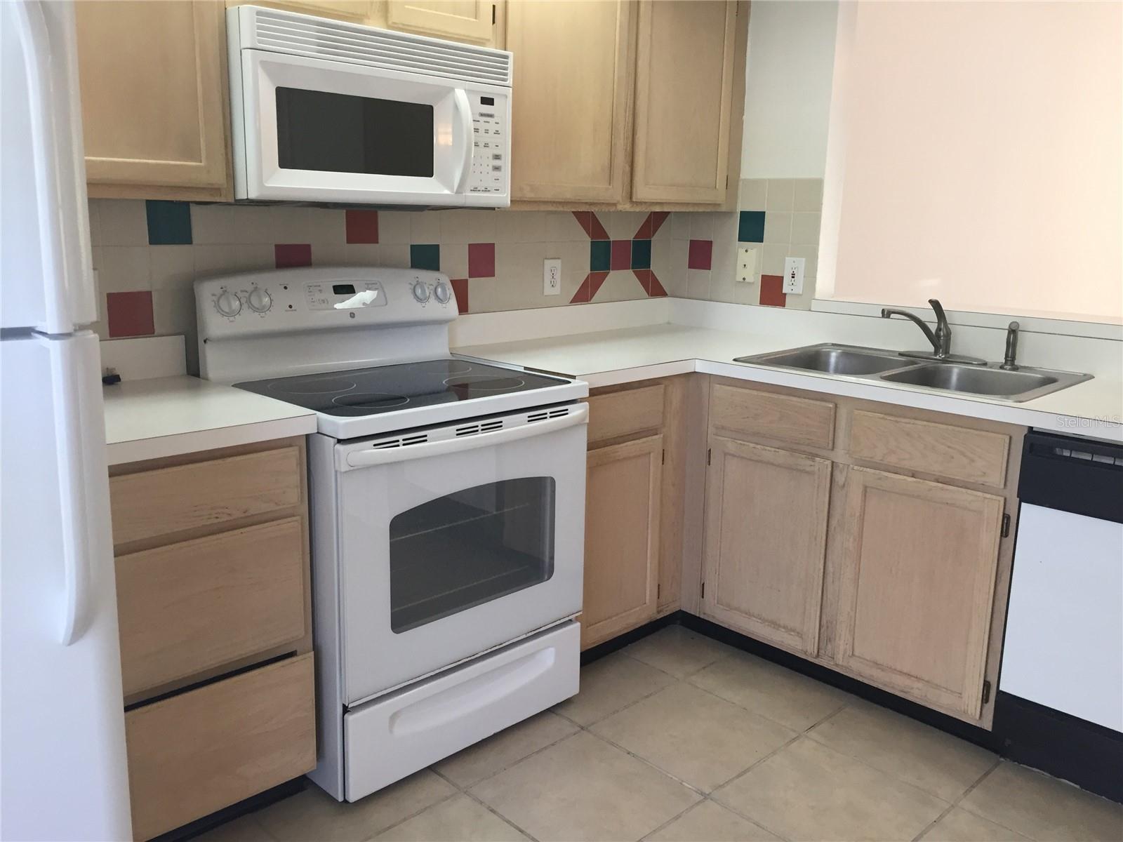 LAKEWOOD AT MEADOW WOODS PH 01 - Residential Lease