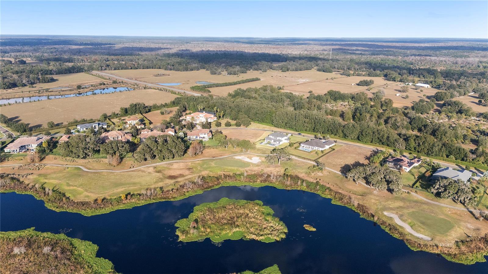 HEATHROW COUNTRY ESTATE - Land