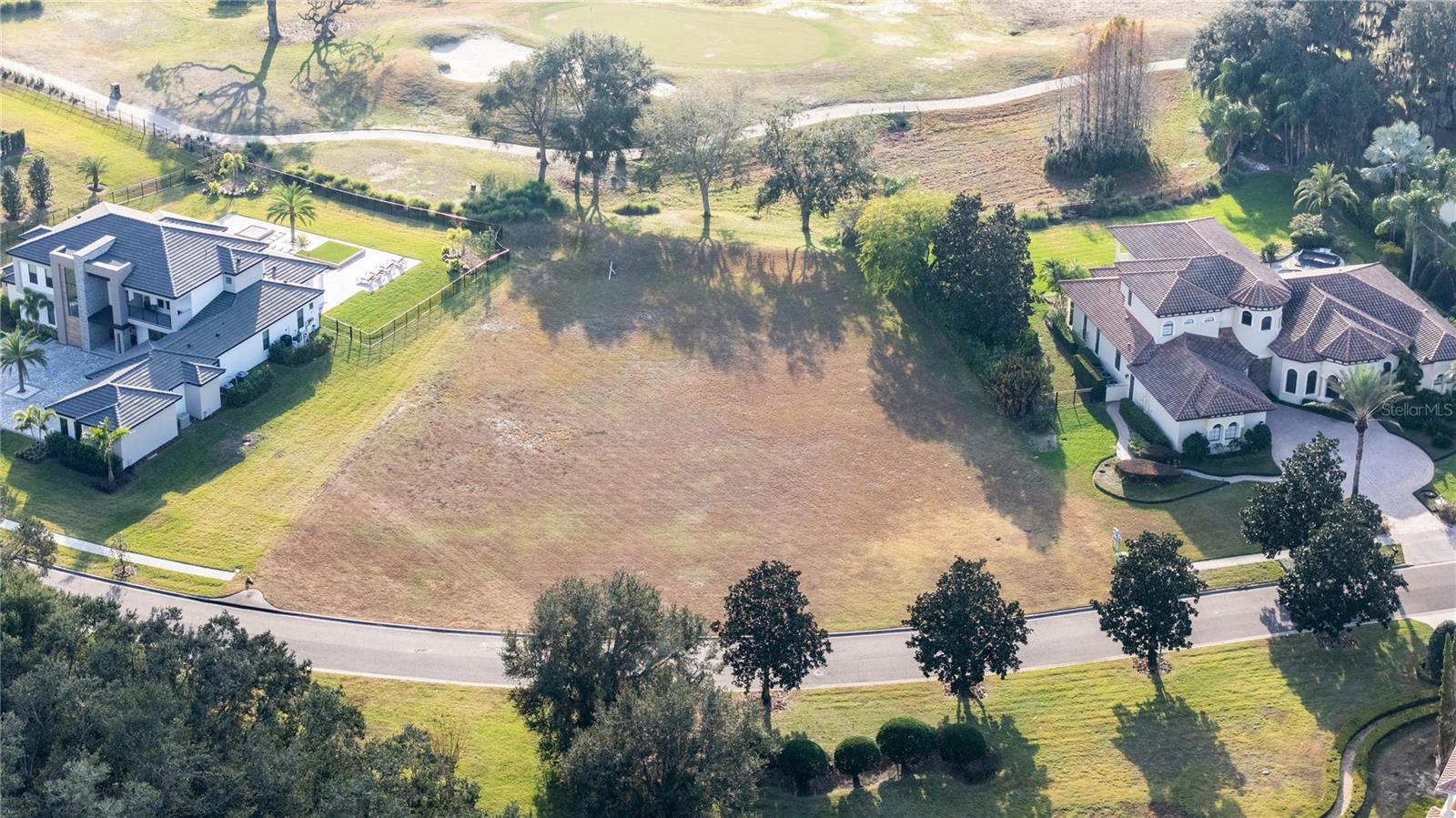 HEATHROW COUNTRY ESTATE - Land