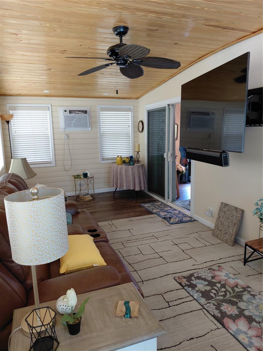 HOL MOB ESTATES 3RD ADD - Residential