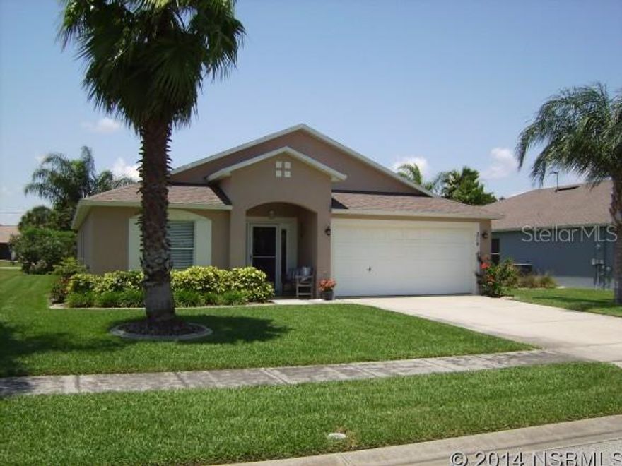 One of the nicest, 3 bedroom 2 bath, very well decorated, and landscaped homes in Majestic Oaks.Large great room with breakfast bar, new fridge.  Private community yet, close to shopping. ready to move in.  PRICED TO SELL. ;Water: City