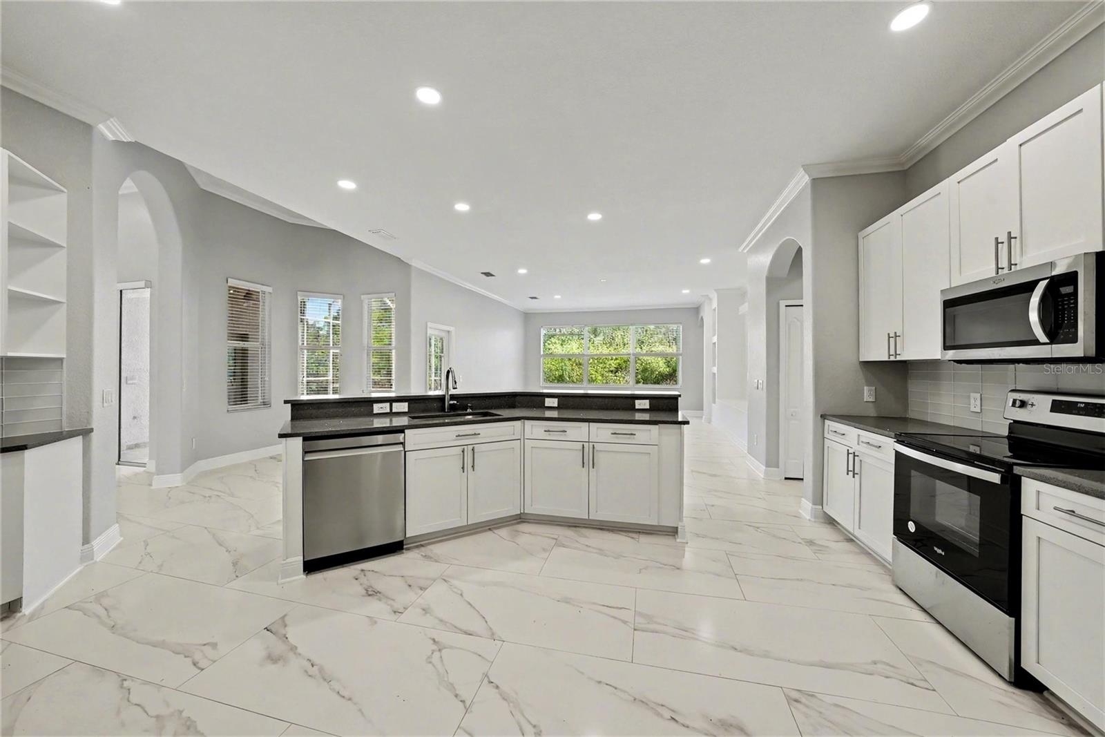 SADDLERIDGE ESTATES - Residential