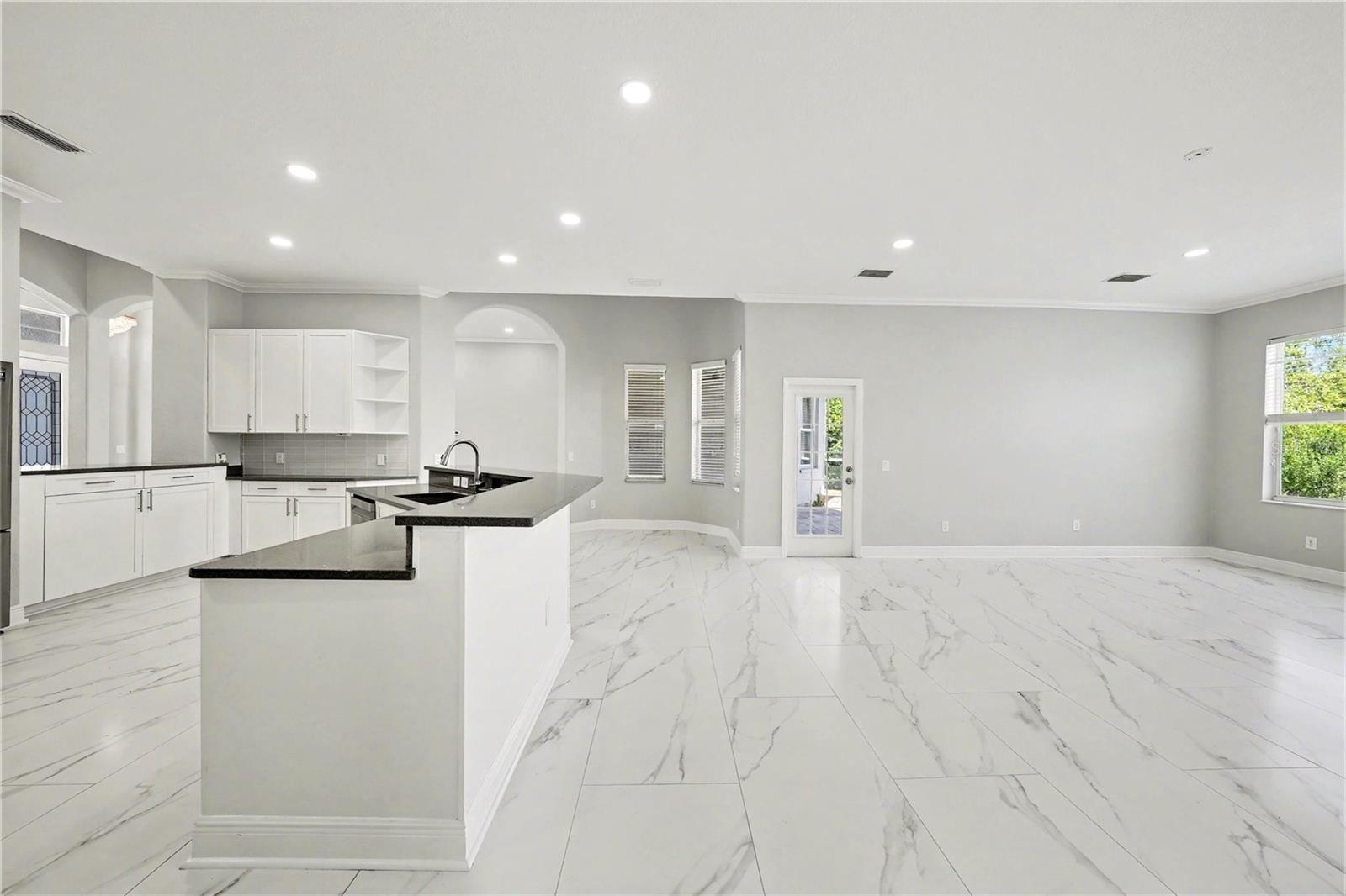 SADDLERIDGE ESTATES - Residential