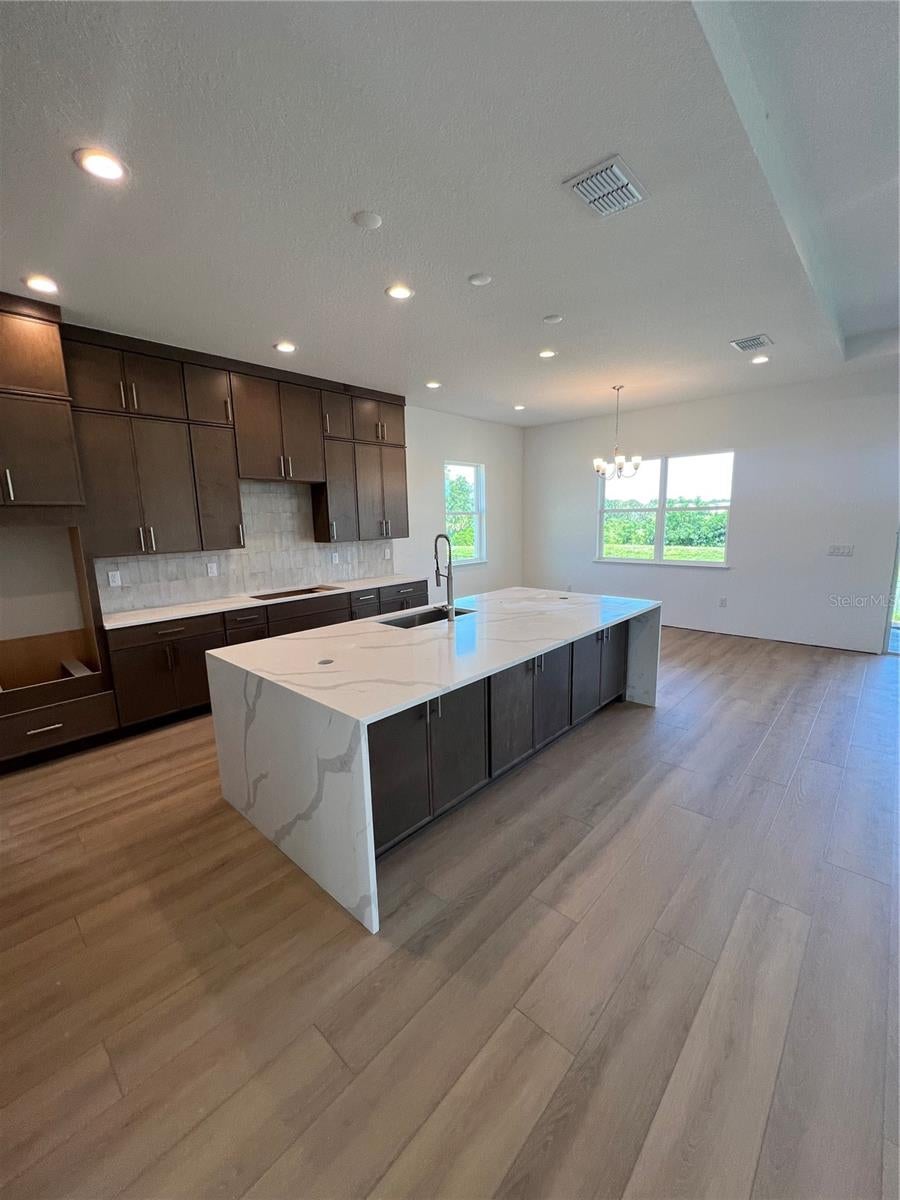 1712 STONECLIFF DRIVE