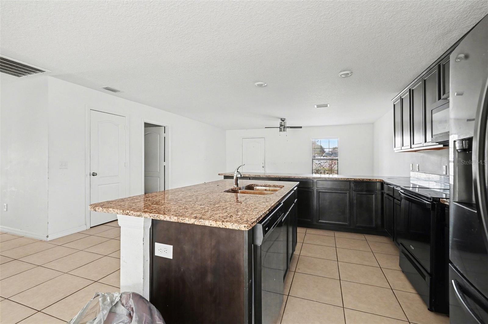 SHERMAN HILLS PH V - Residential