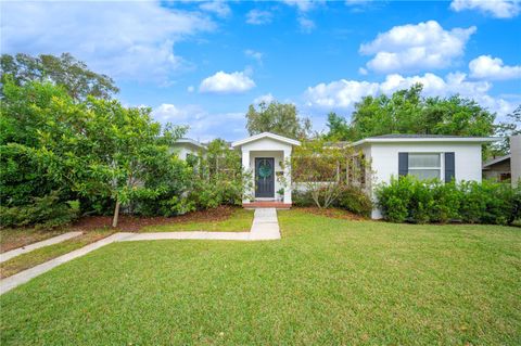 A home in LAKELAND