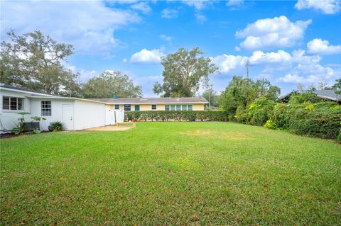 A home in LAKELAND