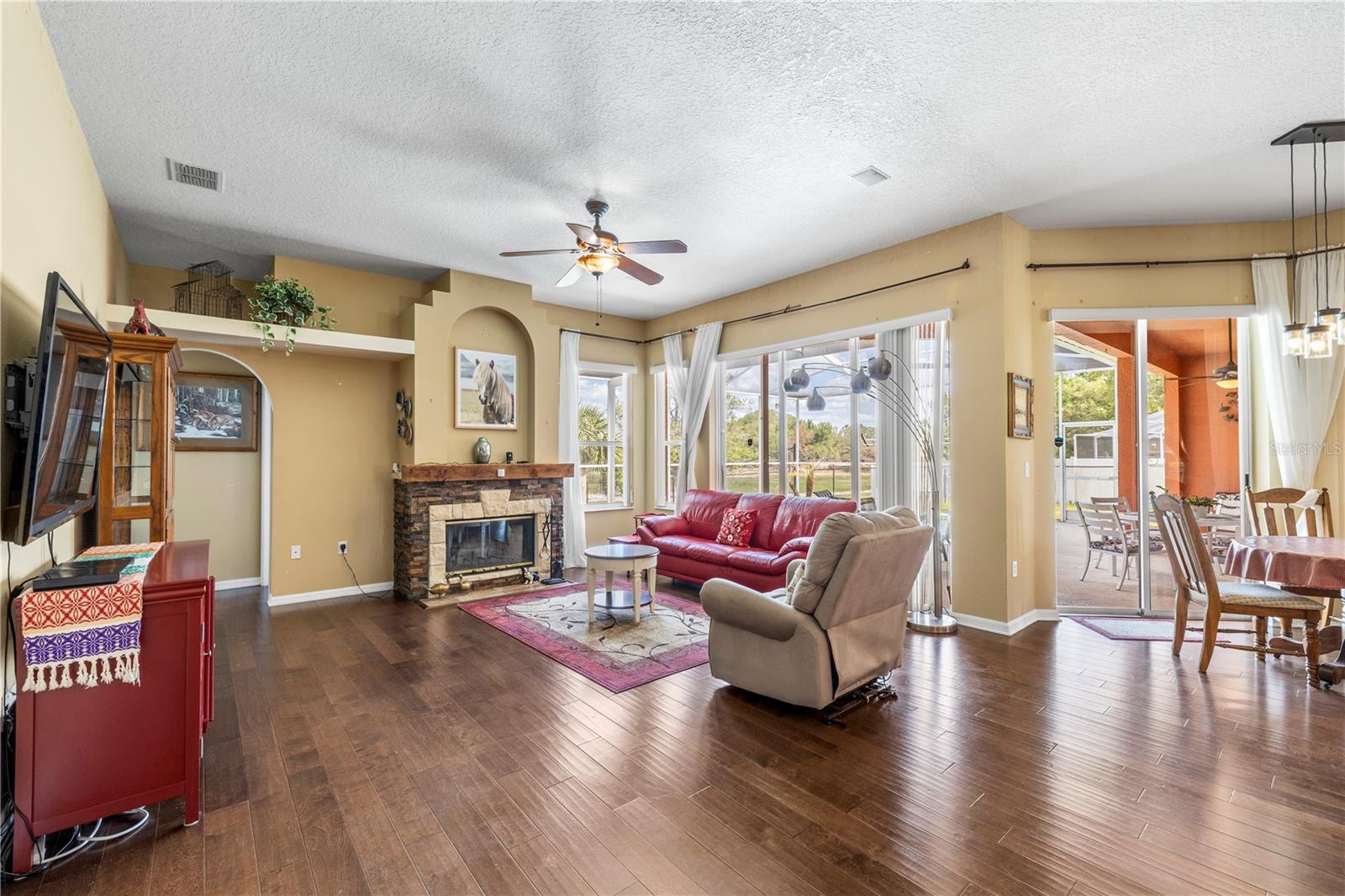 SPRING HILL - Residential