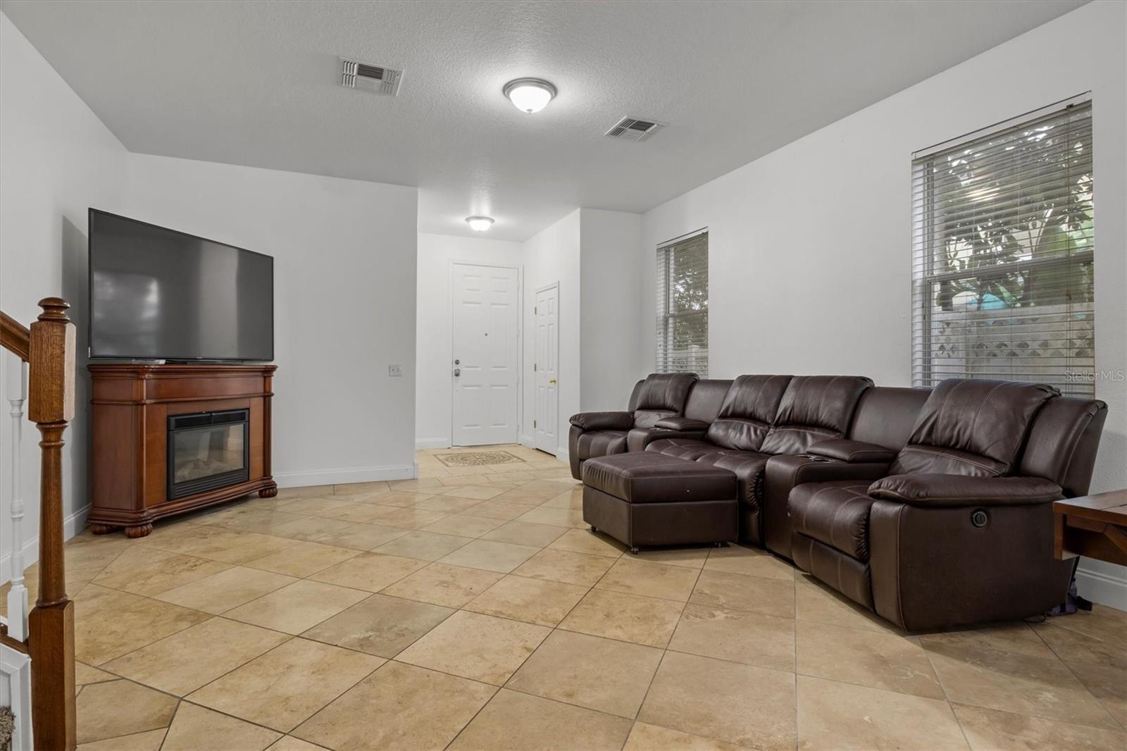 2436 SPRING HOLLOW LOOP