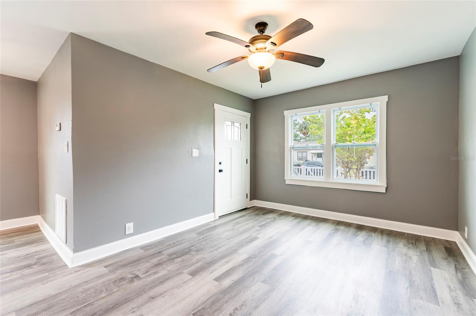 EDGEWATER PARK - Residential