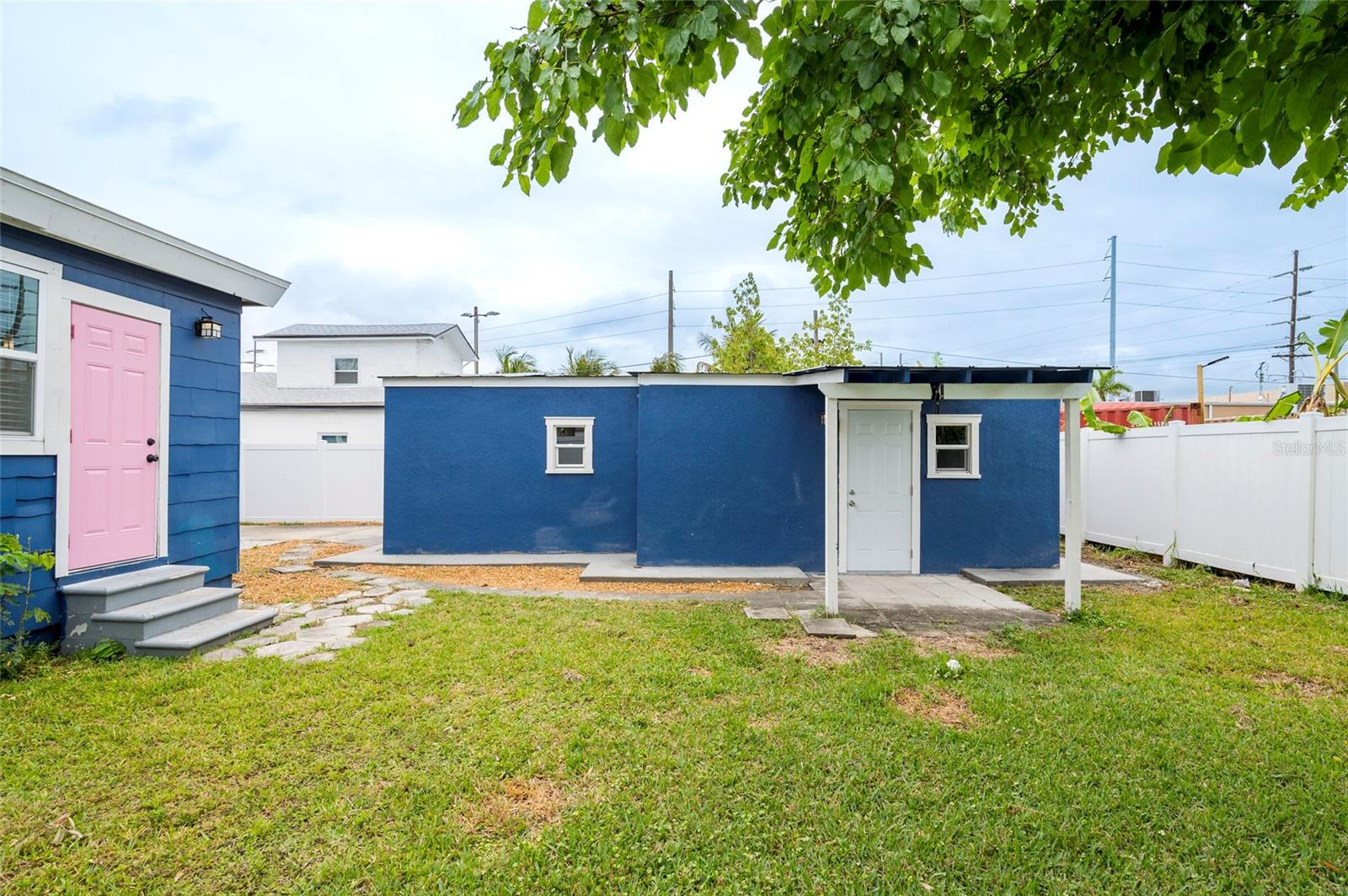 EDGEWATER PARK - Residential