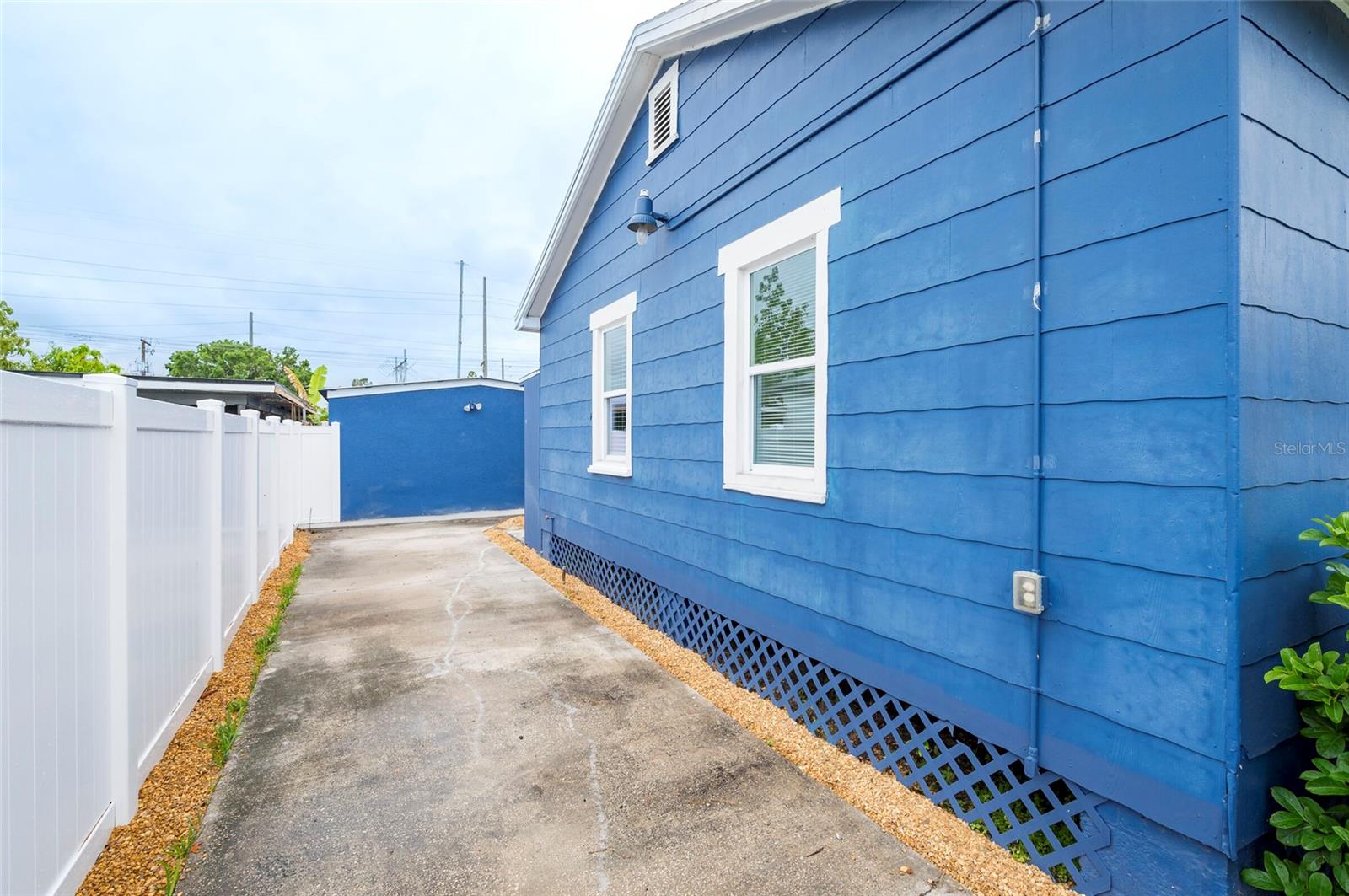 EDGEWATER PARK - Residential