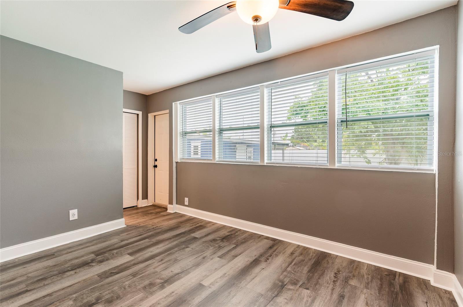 EDGEWATER PARK - Residential