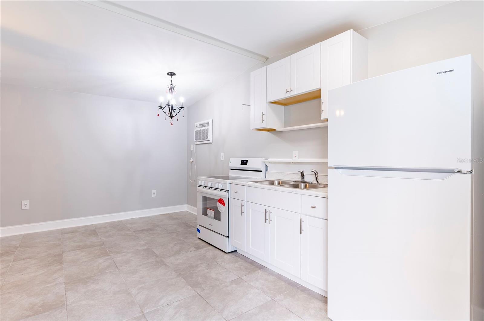 EDGEWATER PARK - Residential