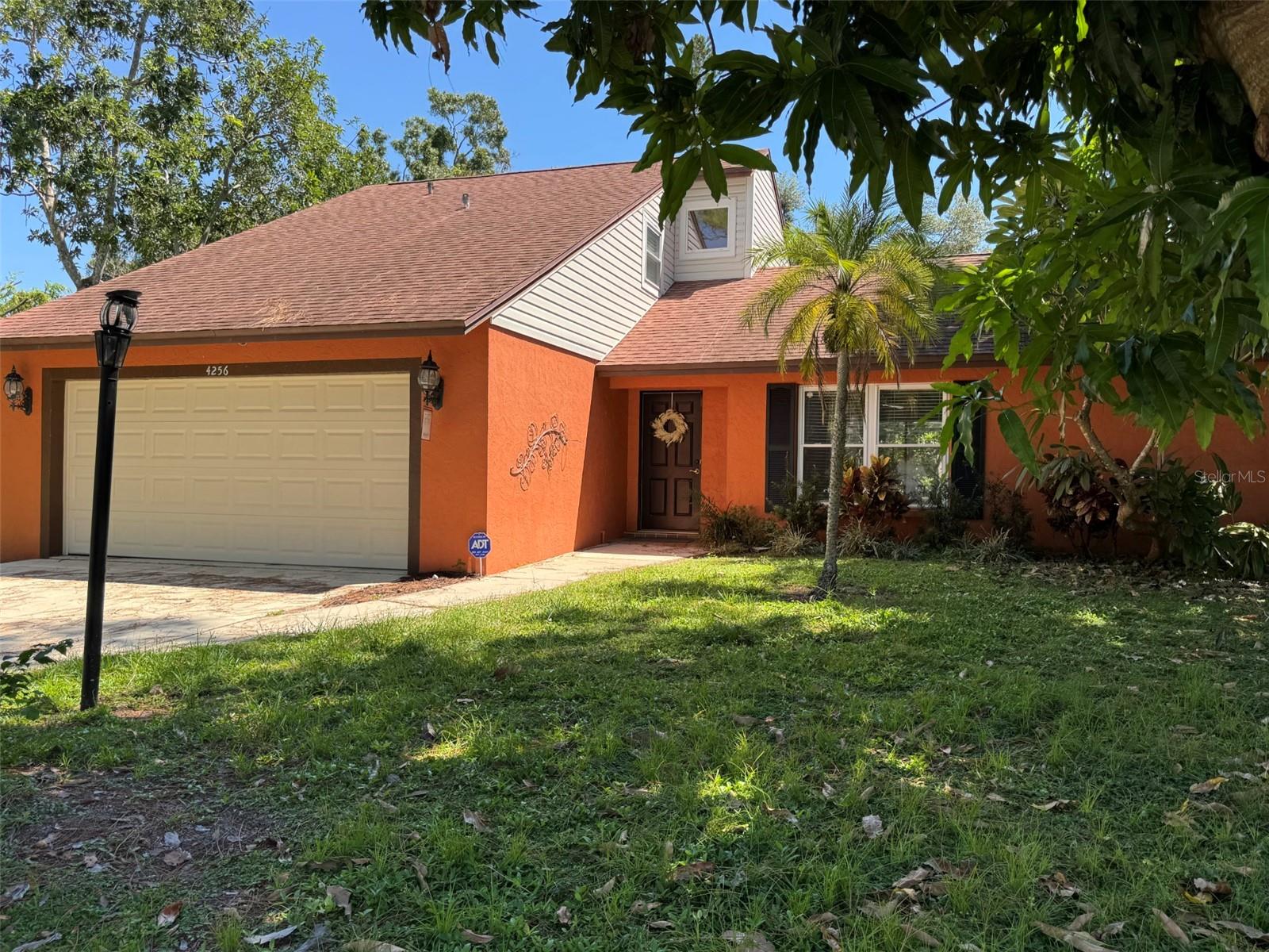 Rarely available in Nottingham! Tucked away on a quiet cul-de-sac with 140 feet of sparkling lake frontage, this 3-bedroom home is perfectly designed for enjoying Florida’s outdoor lifestyle. The living room, kitchen/family room, and primary suite all open to the expansive screened lanai, featuring a 22’ x 42’ open area plus a 12’ x 32’ covered space—ideal for entertaining or simply relaxing by the pool.
The first-floor primary suite offers a 10’ x 5’ walk-in closet and an en suite bath, while two additional bedrooms are located upstairs for added privacy. The kitchen flows into the family room with its cozy corner fireplace and soaring vaulted ceiling leading to a second-floor loft.
Recent updates include fresh interior paint, reinforced and leveled pool decking with a 5-year warranty, and a new pool pump and filter. While some finishing touches remain—such as resurfacing the pool deck and replacing the skimmer—this home presents a fantastic opportunity to create your own retreat in one of the area’s most desirable neighborhoods.
Don’t miss the chance to make this Nottingham gem your own!