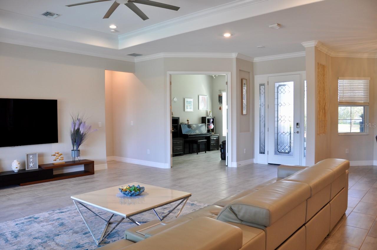 HARBOR WEST - Residential