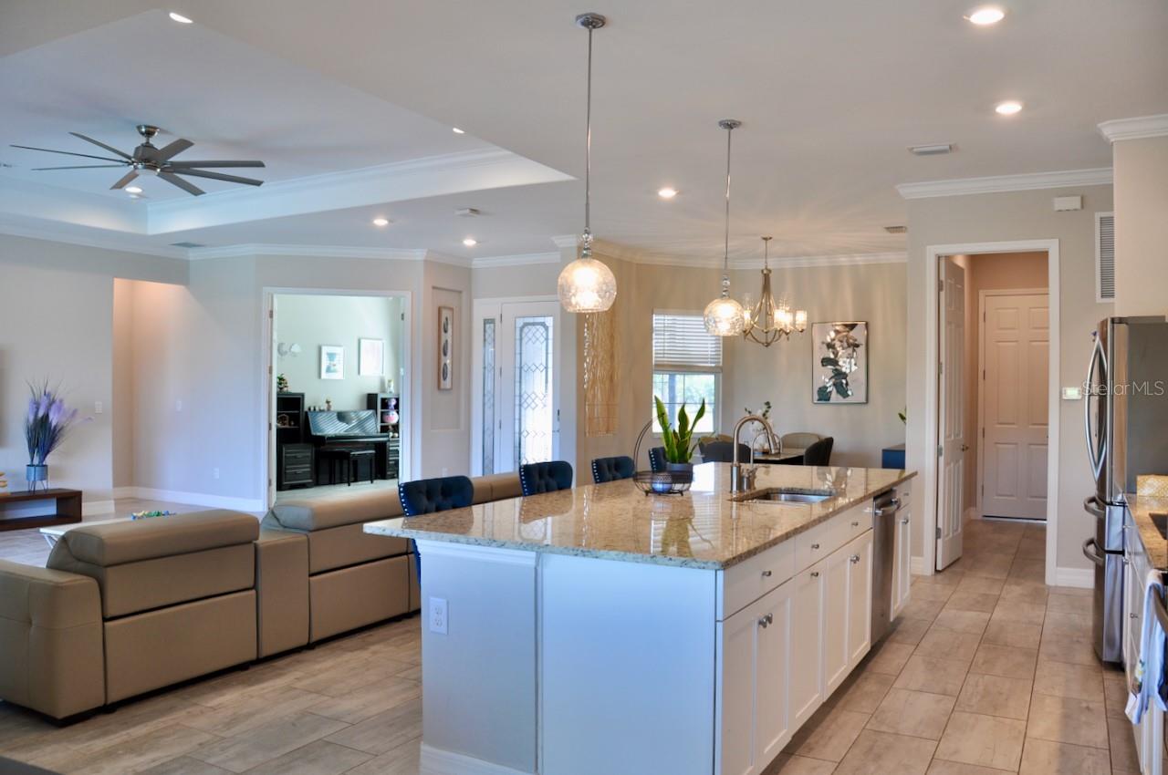 HARBOR WEST - Residential