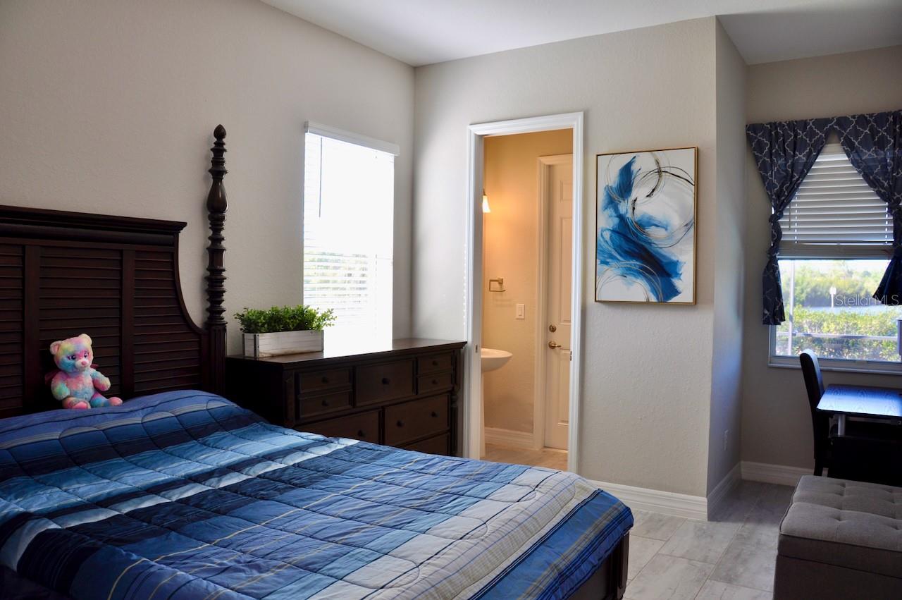 HARBOR WEST - Residential