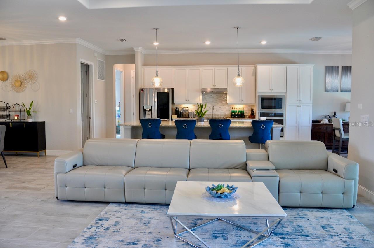 HARBOR WEST - Residential